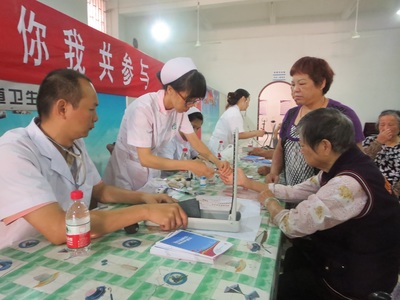 南城亨美社区综合服务中心 长者义诊活动点亮健康夕阳红
